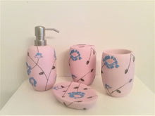 Görseli Galeri görüntüleyiciye yükleyin, Turquoise and Pink Bathroom Accessory Set