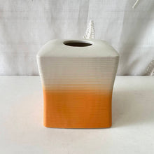 Załaduj zdjęcie do przeglądarki galerii, Peach/Orange And White Gradient Bathroom Accessory Set